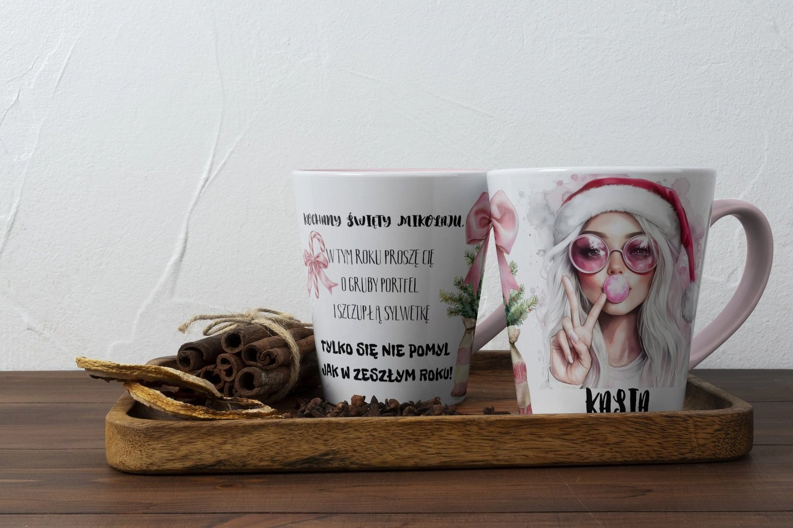 Personalizowany ceramiczny kubek ze świątecznym napisem „Kochany Święty Mikołaju”