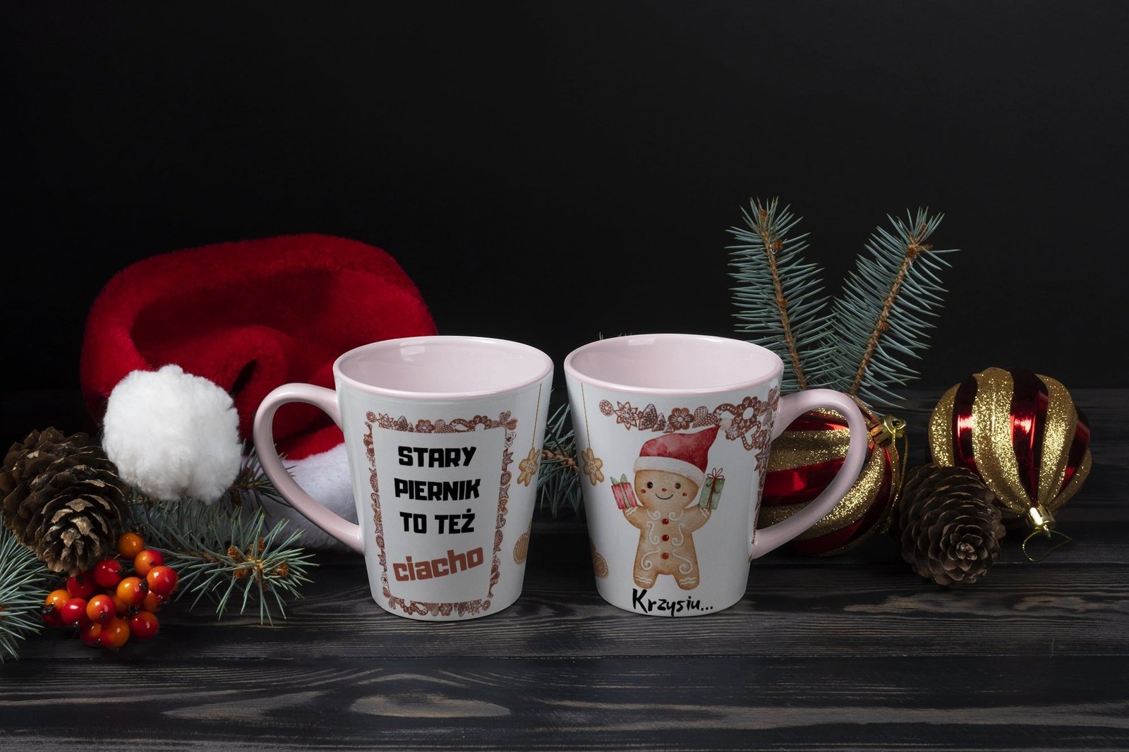 personalizowany kubek z napisem „Stary piernik to też ciacho”